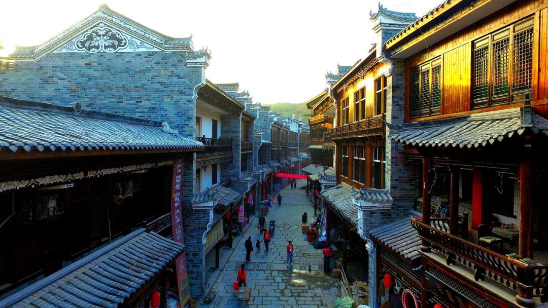如果让你为了生孩子提前走出校园，你愿意吗？
